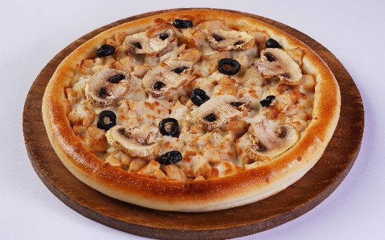 پیتزا مرغ و قارچ